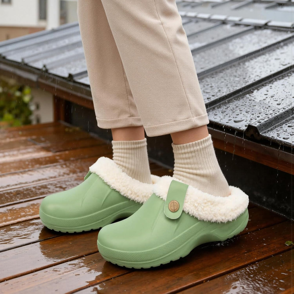 ChayChax Femme Hiver Sabots Fourrées Homme Pantoufles Chaud Peluche Chaussons Maison Imperméables Chaussures de Jardin Intérieur et Extérieur