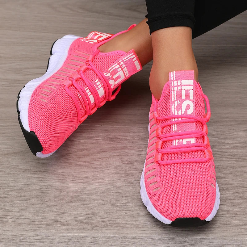 Chaussures de sport pour femmes maille légère semelle souple sangle de Jogging respirant mode sport marche décontracté Tennis chaussures plates pour hommes